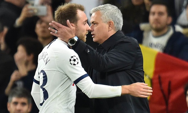 Đến một người cứng rắn như Mourinho cũng phải khóc khi Eriksen gục xuống - Ảnh 1.