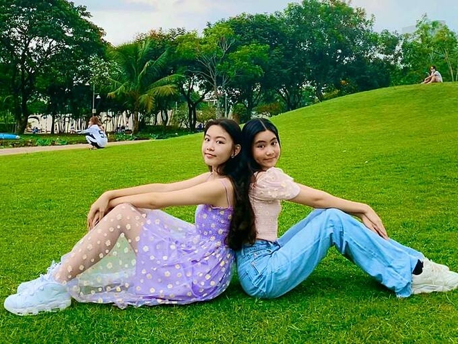 B&agrave; x&atilde; Quyền Linh khoe ảnh con g&aacute;i l&uacute;c nhỏ, nhan sắc 2 thi&ecirc;n kim tiểu thư thay đổi thế n&agrave;o sau 10 năm m&agrave; ai cũng phải xu&yacute;t xoa? - Ảnh 4.