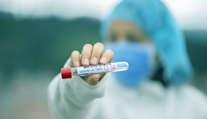 Nhằm tăng tỷ lệ tiêm vaccine, Croatia ra mắt xe buýt tiêm Covid-19 - Ảnh 1.