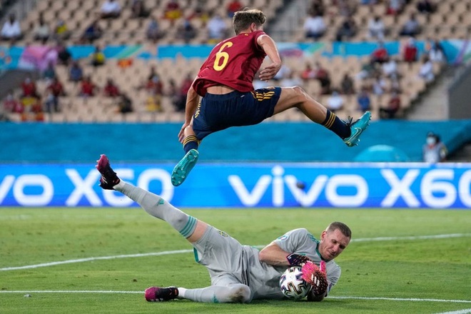 Phung ph&iacute; cơ hội, T&acirc;y Ban Nha bị cầm ho&agrave; 0-0 trong trận ra qu&acirc;n Euro 2020 - Ảnh 1.