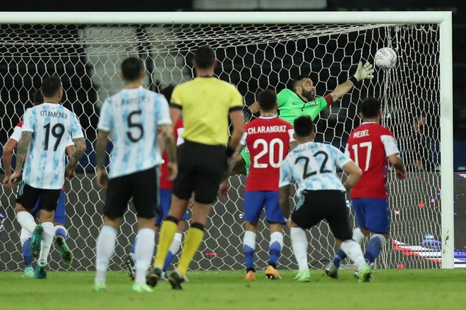 Argentina bất lực để Chile cầm hòa trong ngày Messi lập siêu phẩm đá phạt - Ảnh 5.