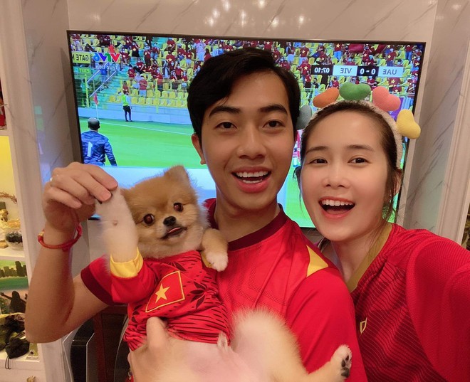 Chuẩn fan cuồng đội tuyển Việt Nam, Cris Phan làm dậy sóng mạng xã hội, nhưng cũng không quên cà khịa đối thủ! - Ảnh 3.