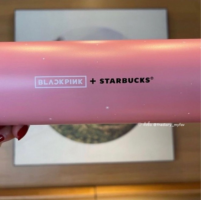 Xôn xao bình nước Starbucks phiên bản BLACKPINK với màu hồng siêu xinh, netizen chưa gì đã lo bị “thổi giá” lên 20 triệu rồi! - Ảnh 2.