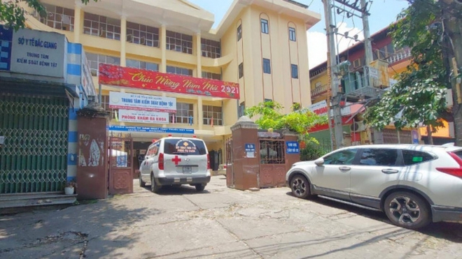 Gi&aacute;m đốc CDC Bắc Giang bất ngờ bị tạm dừng điều h&agrave;nh c&ocirc;ng việc - Ảnh 1.