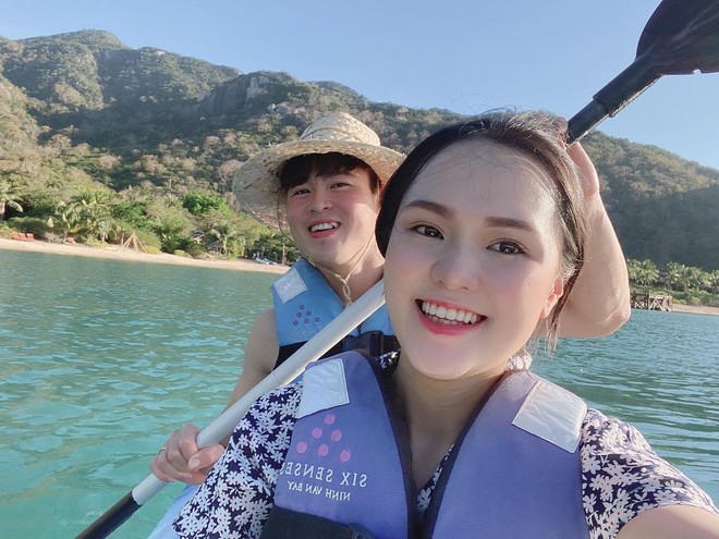 Đại chiến chiều vợ của team cầu thủ: Người toàn tặng đồ hiệu rồi lì xì mấy trăm triệu, người còn đóng cả phim vì bà xã - Ảnh 15. Đại chiến chiều vợ của team cầu thủ: Người toàn tặng đồ hiệu rồi lì xì mấy trăm triệu, người còn đóng cả phim vì bà xã - Ảnh 15.