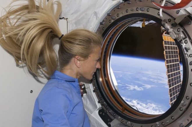 Khoảnh khắc hiếm hoi về cuộc sống của các phi hành gia trên Trạm Vũ trụ Quốc tế (ISS) - Ảnh 10.