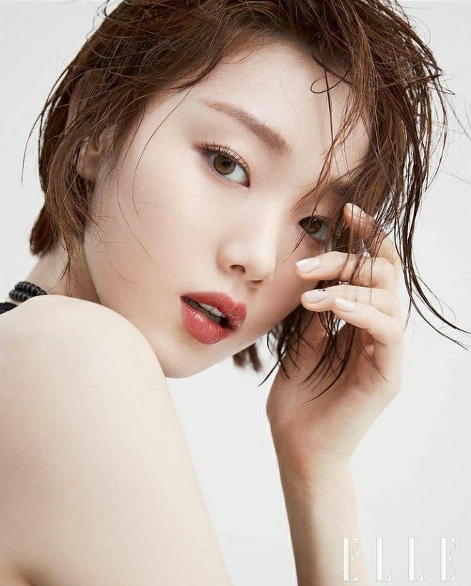 Mumbai India South Asia  Beyond  LEE SUNGKYUNG 이성경 x Chanel Beauty for  Elle