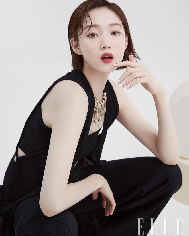 Tiên nữ cử tạ Lee Sung Kyung bất ngờ đổi gió xuống tóc ngắn chưa từng có, người đâu lột xác tomboy mà vẫn đẹp không chê nổi - Ảnh 5.