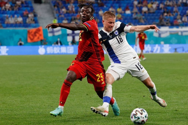 Thắng nhẹ nhàng 2-0 trước Phần Lan, tuyển Bỉ hiên ngang bước vào vòng 1/8 với 3 trận toàn thắng - Ảnh 2.