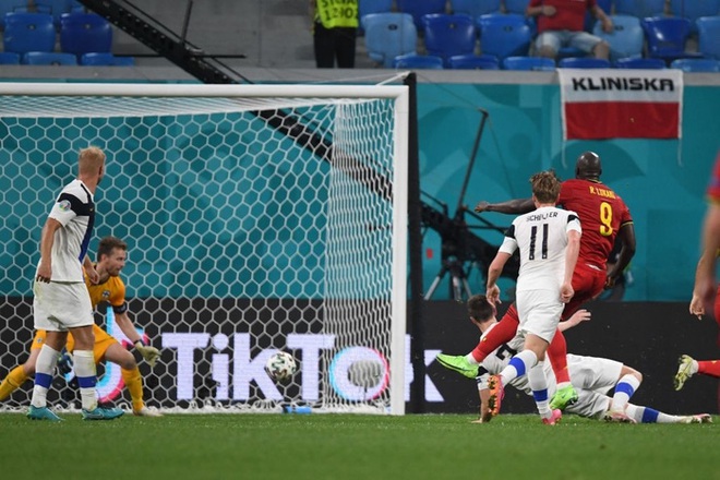 Thắng nhẹ nhàng 2-0 trước Phần Lan, tuyển Bỉ hiên ngang bước vào vòng 1/8 với 3 trận toàn thắng - Ảnh 9.