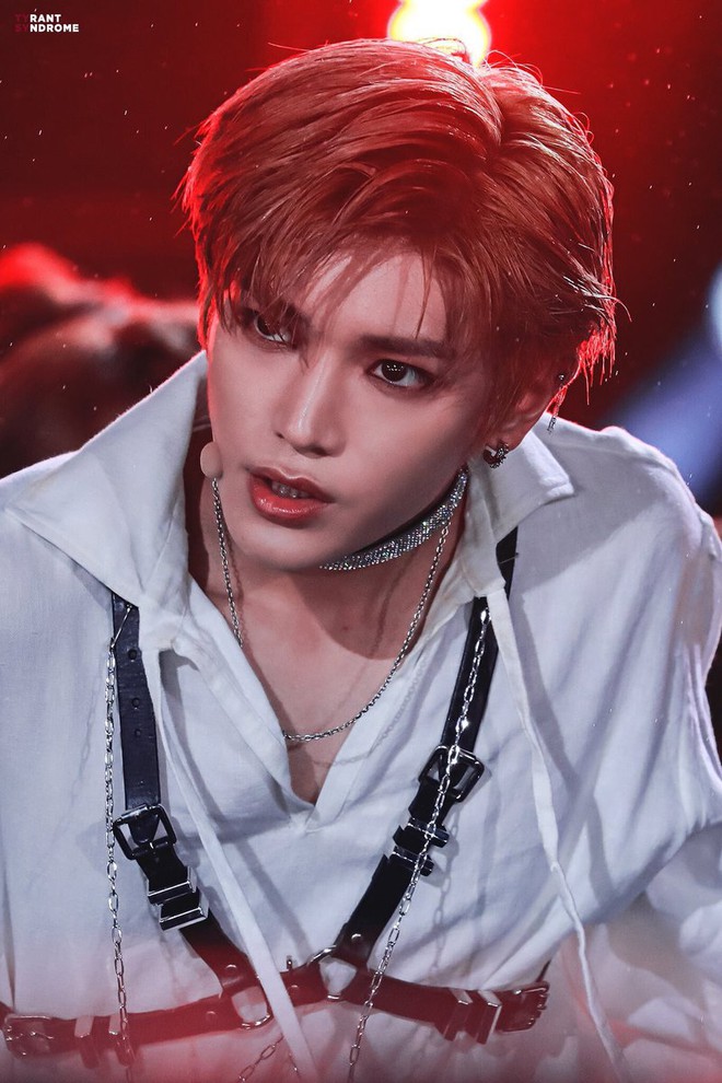 Taeyong (NCT) gây sốt MXH với kiểu tóc ngố tàu nhìn hệt thầy giáo, đánh lừa netizen không khác gì Minh Kon Tum - Ảnh 6.