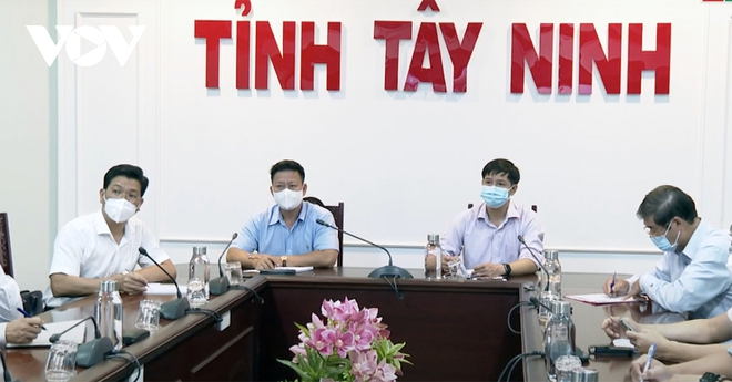 Tây Ninh họp khẩn vì có 3 bệnh nhân nghi mắc Covid-19 trong cộng đồng - Ảnh 2.