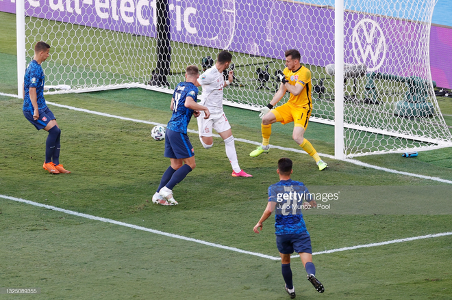 Tuyển Tây Ban Nha nghiền nát Slovakia 5 bàn không gỡ - Ảnh 3.