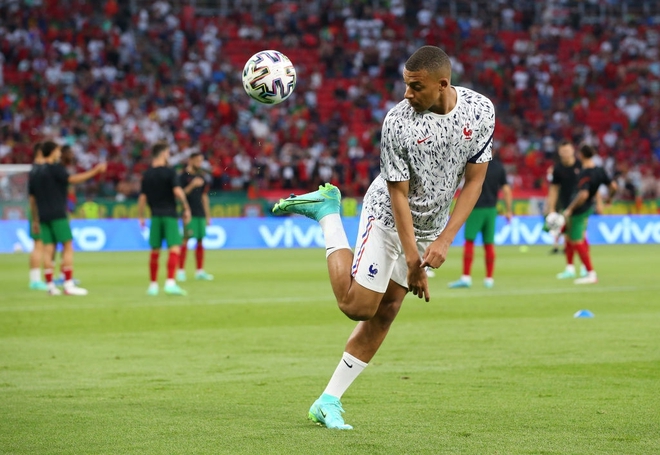 Ronaldo lập cú đúp, Bồ Đào Nha vượt qua những phút giây sợ hãi trước Pháp để tiến vào vòng knock-out - Ảnh 17.