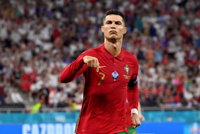 Ronaldo lập cú đúp, Bồ Đào Nha vượt qua những phút giây sợ hãi trước Pháp để tiến vào vòng knock-out - Ảnh 10.