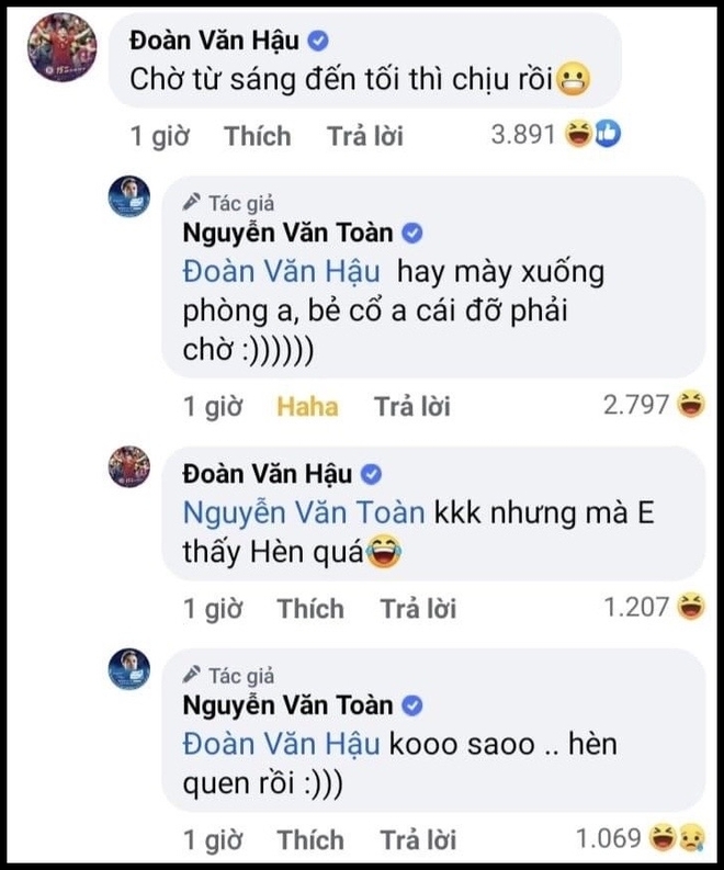 Dàn cầu thủ Việt Nam mừng hụt vì tưởng được về nhà, Văn Toàn bật mode "cà khịa" ở khắp nơi - Ảnh 8.
