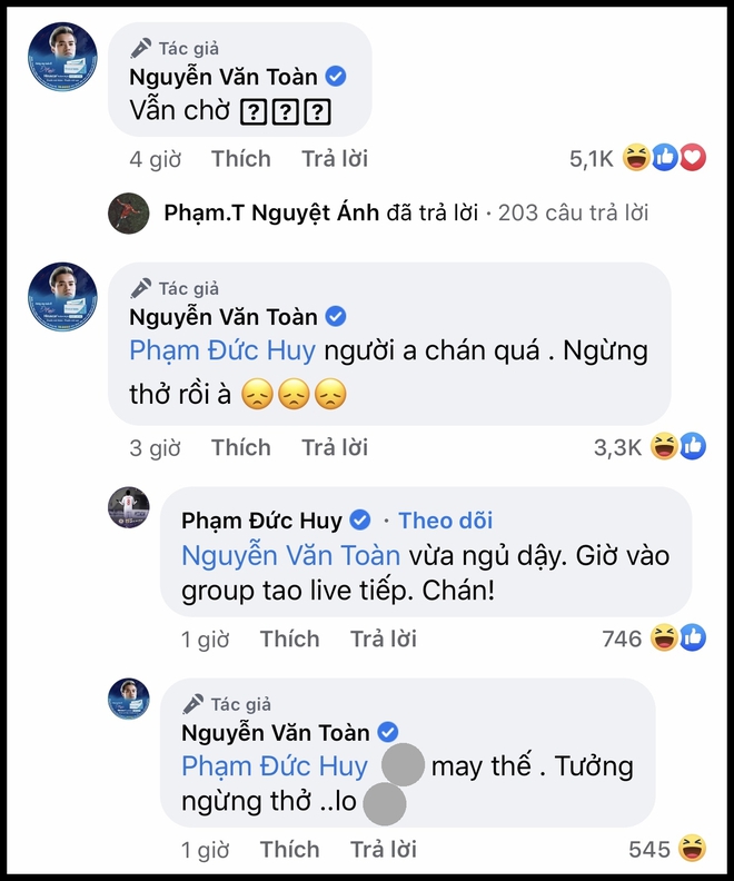 Dàn cầu thủ Việt Nam mừng hụt vì tưởng được về nhà, Văn Toàn bật mode "cà khịa" ở khắp nơi - Ảnh 3.
