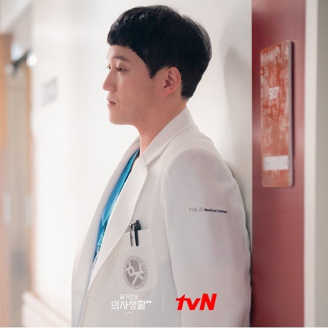 Hospital Playlist 2: C&acirc;u chuyện y khoa tuyệt vời mang t&iacute;nh chữa l&agrave;nh, cuộc sống v&ocirc; thường m&agrave; cũng đầy t&igrave;nh thương! - Ảnh 4.