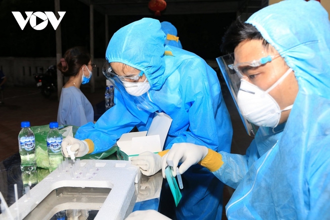 Diễn biến dịch ngày 26/6: Thêm 13 ca COVID-19, Việt Nam đã có tổng cộng hơn 15.100 ca nhiễm - Ảnh 1.