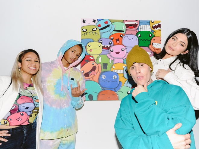 Vợ chồng Justin Bieber đi ăn s&aacute;ng với c&ocirc; bạn th&acirc;n Kylie Jenner, mặt mộc bất ngờ của n&agrave;ng tỷ ph&uacute; mới đ&aacute;ng ch&uacute; &yacute; - Ảnh 5.