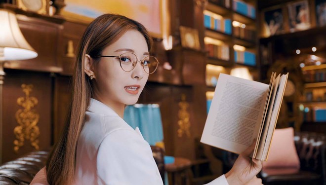 Tzuyu xinh nức nở trong MV mới nhưng đến phần nghe lại bị netizen cà khịa: Có vocal đâu mà khoe? - Ảnh 2.