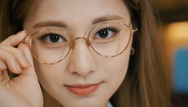 Tzuyu xinh nức nở trong MV mới nhưng đến phần nghe lại bị netizen cà khịa: Có vocal đâu mà khoe? - Ảnh 3.