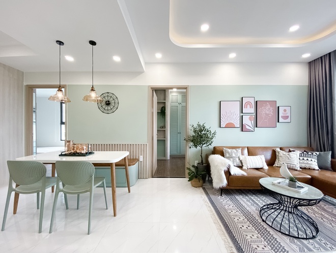 Căn hộ gi&aacute; 3 tỷ của vợ chồng trẻ: M&agrave;u xanh mint qu&aacute; t&acirc;y v&agrave; m&aacute;t mắt, thiết kế rộng tho&aacute;ng thấy m&ecirc;  - Ảnh 1.