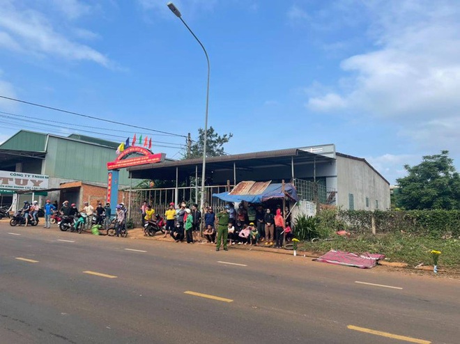 Một học sinh lớp 8 tử vong bất thường b&ecirc;n đường với nhiều vết thương - Ảnh 1.