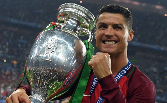 Hé lộ bài tập cực kỳ nguy hiểm được Ronaldo sử dụng để tăng cơ bắp năm 14 tuổi: Có thể mất mạng nếu chậm chân - Ảnh 2.