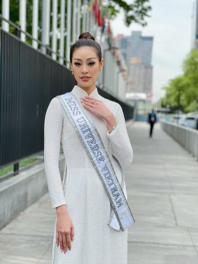 Hoa hậu Kh&aacute;nh V&acirc;n cuối c&ugrave;ng đ&atilde; ho&agrave;n th&agrave;nh 21 ng&agrave;y c&aacute;ch ly hậu Miss Universe 2020, tung bộ ảnh kỷ niệm m&agrave; visual ấn tượng qu&aacute; - Ảnh 6.