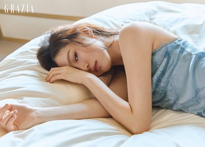 Han So Hee: Nàng thơ phim 19+ thoát mác bản sao Song Hye Kyo, nói không với hôn nhân vì tuổi thơ ám ảnh - Ảnh 5.