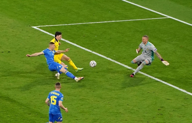 Đ&aacute;nh bại Thụy Điển bằng b&agrave;n thắng v&agrave;ng ph&uacute;t 120+1, Ukraine gặp ĐT Anh ở tứ kết Euro 2020 - Ảnh 11.