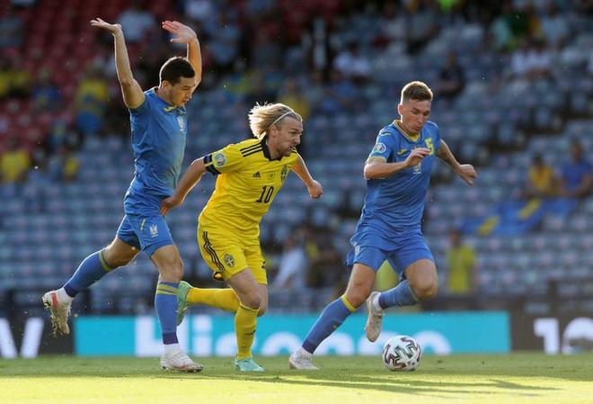 Đ&aacute;nh bại Thụy Điển bằng b&agrave;n thắng v&agrave;ng ph&uacute;t 120+1, Ukraine gặp ĐT Anh ở tứ kết Euro 2020 - Ảnh 7.