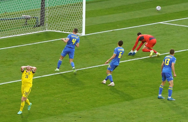 Đ&aacute;nh bại Thụy Điển bằng b&agrave;n thắng v&agrave;ng ph&uacute;t 120+1, Ukraine gặp ĐT Anh ở tứ kết Euro 2020 - Ảnh 8.