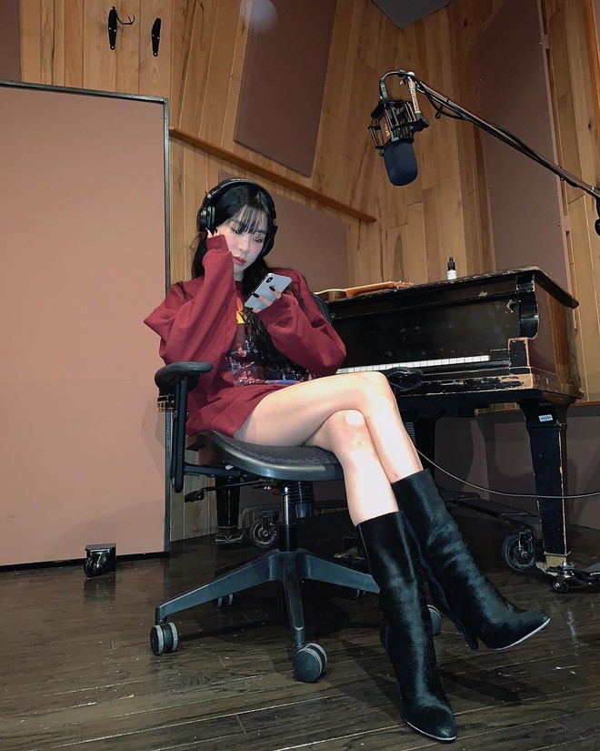Tiffany (SNSD) sang chảnh "bức người", bốc lửa như này thì chuẩn tiểu thư tài phiệt sánh vai với Song Joong Ki rồi! - Ảnh 14. Tiffany (SNSD) sang chảnh "bức người", bốc lửa như này thì chuẩn tiểu thư tài phiệt sánh vai với Song Joong Ki rồi! - Ảnh 14.