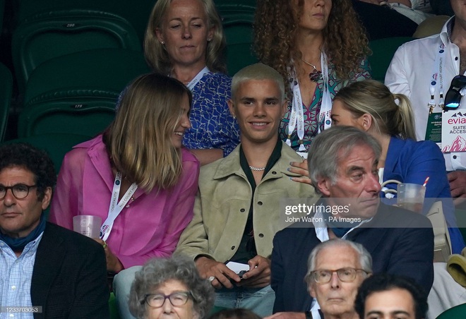 Trước trận Anh - Đức 1 ng&agrave;y, Romeo Beckham g&acirc;y n&aacute;o loạn khi c&ocirc;ng khai dẫn bạn g&aacute;i đi xem Wimbledon, ai ngờ bị c&ocirc; n&agrave;ng &aacute;t lu&ocirc;n - Ảnh 4.