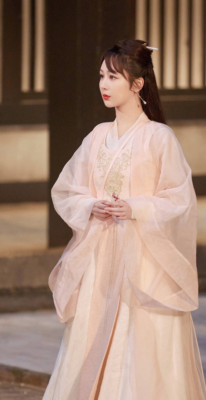 Dương Tử xinh yêu chả kém bà xã Vương Nhất Bác, khoe sắc trong hình hài nữ phụ siêu phẩm Khánh Dư Niên - Ảnh 4.