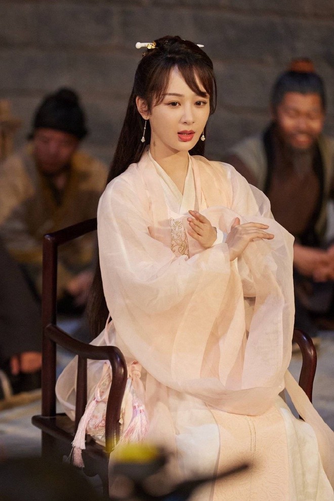 Dương Tử xinh yêu chả kém bà xã Vương Nhất Bác, khoe sắc trong hình hài nữ phụ siêu phẩm Khánh Dư Niên - Ảnh 6.