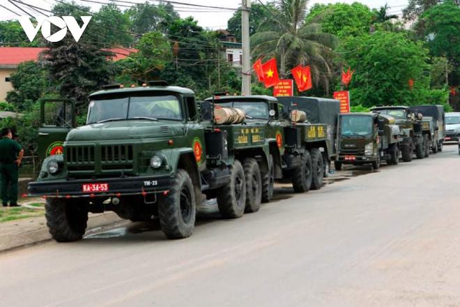 Lạng Sơn phun khử khuẩn to&agrave;n bộ t&acirc;m dịch Hữu Lũng - Ảnh 1.
