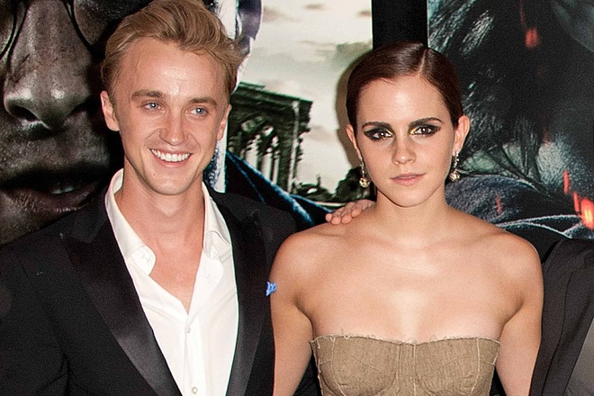 Tom Felton v&agrave; Emma Watson h&oacute;a ra đ&atilde; c&oacute; nhiều h&agrave;nh vi t&igrave;nh &aacute;i mờ &aacute;m tr&ecirc;n trường quay Harry Potter chục năm trước! - Ảnh 1.