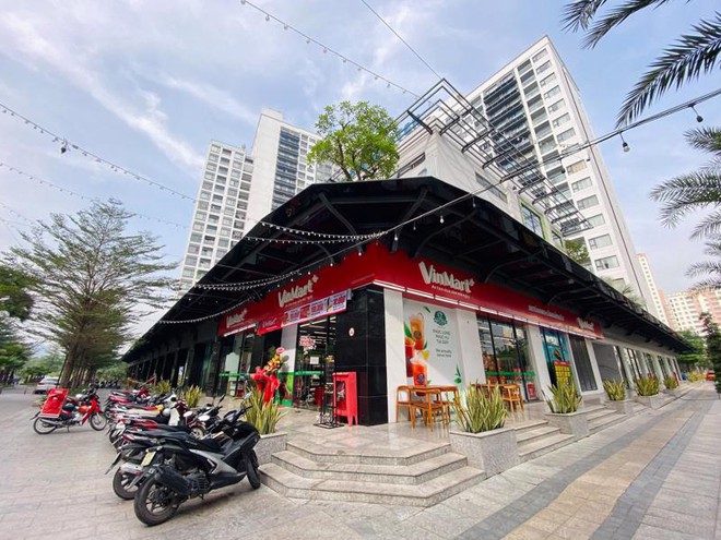Xôn xao hình ảnh siêu thị Vinmart đổi tên thành Winmart , lại mở cả kiosk Phúc Long kế bên - Ảnh 3. Xôn xao hình ảnh siêu thị Vinmart đổi tên thành Winmart , lại mở cả kiosk Phúc Long kế bên - Ảnh 3.