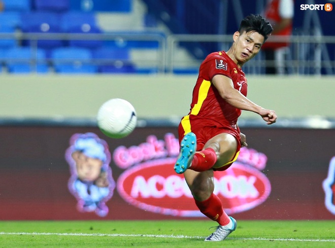 Những m&agrave;n ăn mừng đầy ki&ecirc;u h&atilde;nh của ĐT Việt Nam trong trận v&ugrave;i dập Indonesia 4-0 - Ảnh 9.