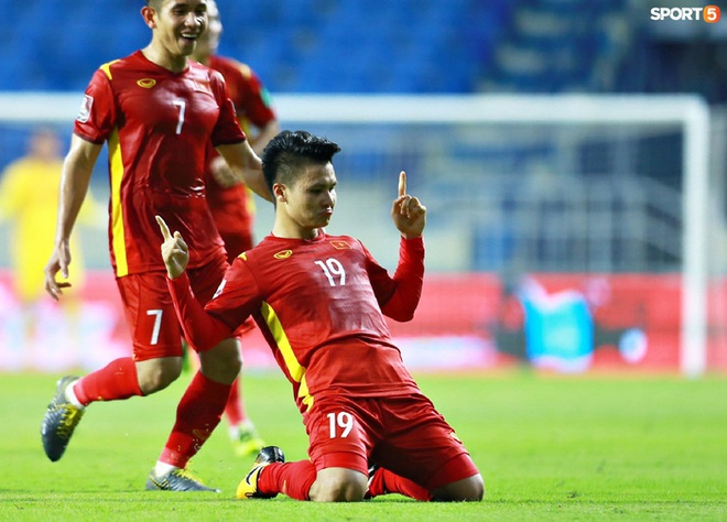 Những màn ăn mừng đầy kiêu hãnh của ĐT Việt Nam trong trận vùi dập Indonesia 4-0 - Ảnh 5.