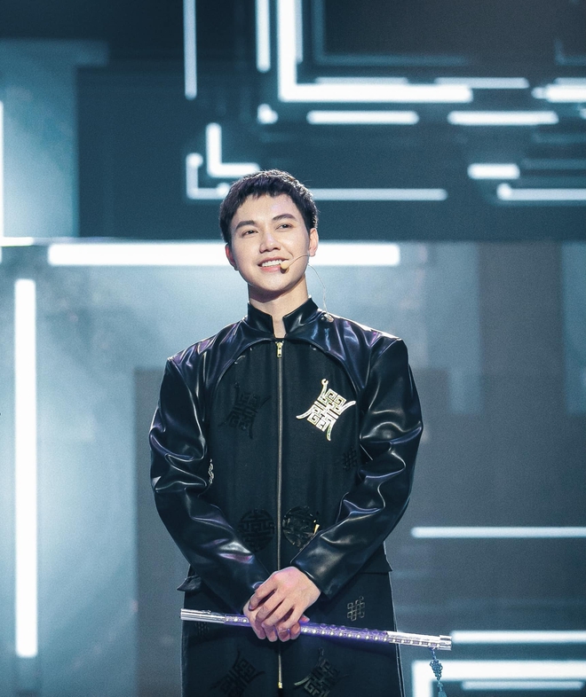 B&ecirc;n dưới phần thi của một nam nghệ sĩ tại The Heroes, netizen t&aacute; hỏa hỏi ngược: Ủa giờ mới biết anh l&agrave; ca sĩ? - Ảnh 2.