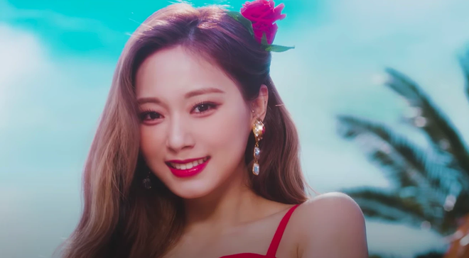 B&agrave;i mới của TWICE rất đẹp: Chưa uống m&agrave; đ&atilde; say với bữa tiệc visual lung linh, đậm vibe m&ugrave;a h&egrave; - Ảnh 13.