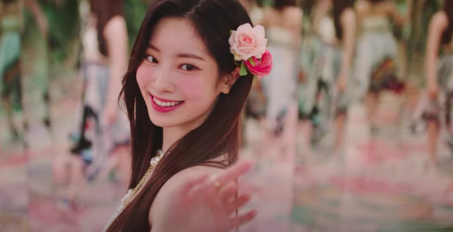 B&agrave;i mới của TWICE rất đẹp: Chưa uống m&agrave; đ&atilde; say với bữa tiệc visual lung linh, đậm vibe m&ugrave;a h&egrave; - Ảnh 10.