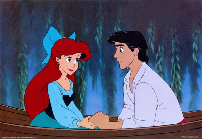 Ảnh hậu trường Nàng Tiên Cá: Hoàng tử xuống sắc, Ariel vẫn tiếp tục khiến netizen sốc vì trang phục - Ảnh 1.