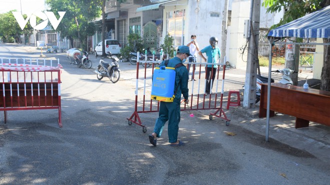 Th&ecirc;m 46 ca dương t&iacute;nh với SARS-CoV-2, Ph&uacute; Y&ecirc;n siết chặt ph&ograve;ng chống dịch - Ảnh 1.