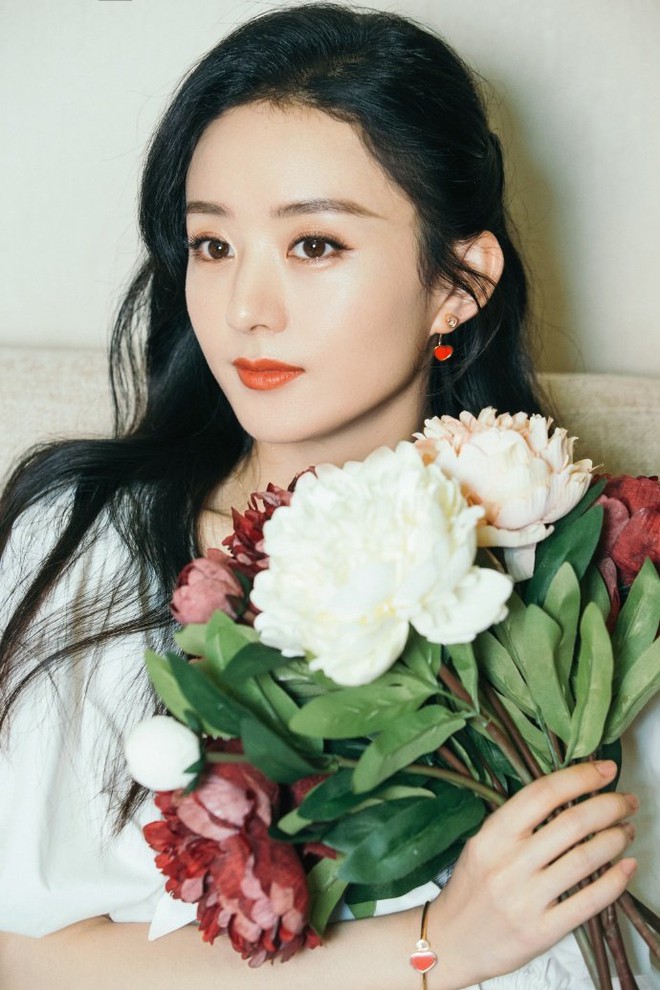 Phản ứng g&acirc;y tranh c&atilde;i của Triệu Lệ Dĩnh với c&acirc;u hỏi c&oacute; chịu nhận 2 tỷ đồng để đi ăn với đại gia, thẳng t&iacute;nh hay EQ thấp? - Ảnh 3.