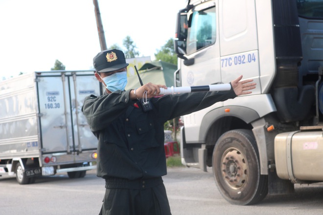 Quảng Nam y&ecirc;u cầu chỉ b&aacute;n mang đi cho l&aacute;i xe đường d&agrave;i - Ảnh 2.
